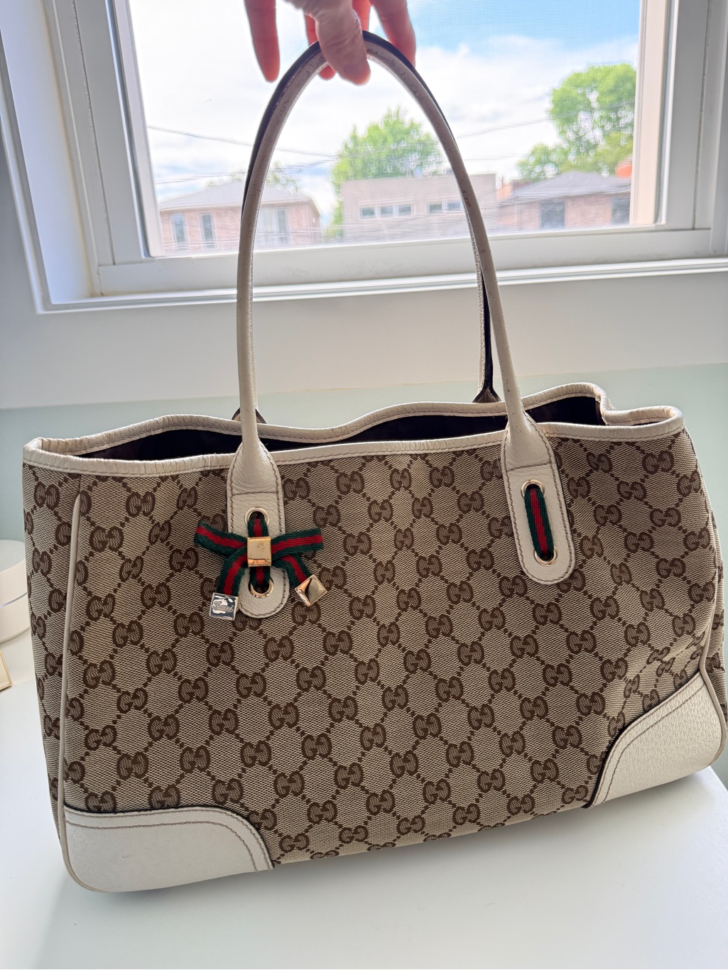 Vintage Authentic Gucci Beige Gg Canvas Princy Tote With Ivory Leather Trim